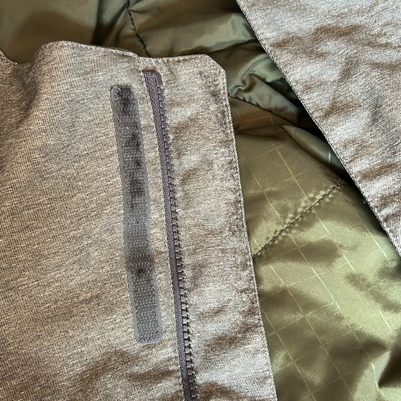 Burton “Dhaka” Men's Hooded Gray Snow Jacket, Size Small - Picture 15 of 16